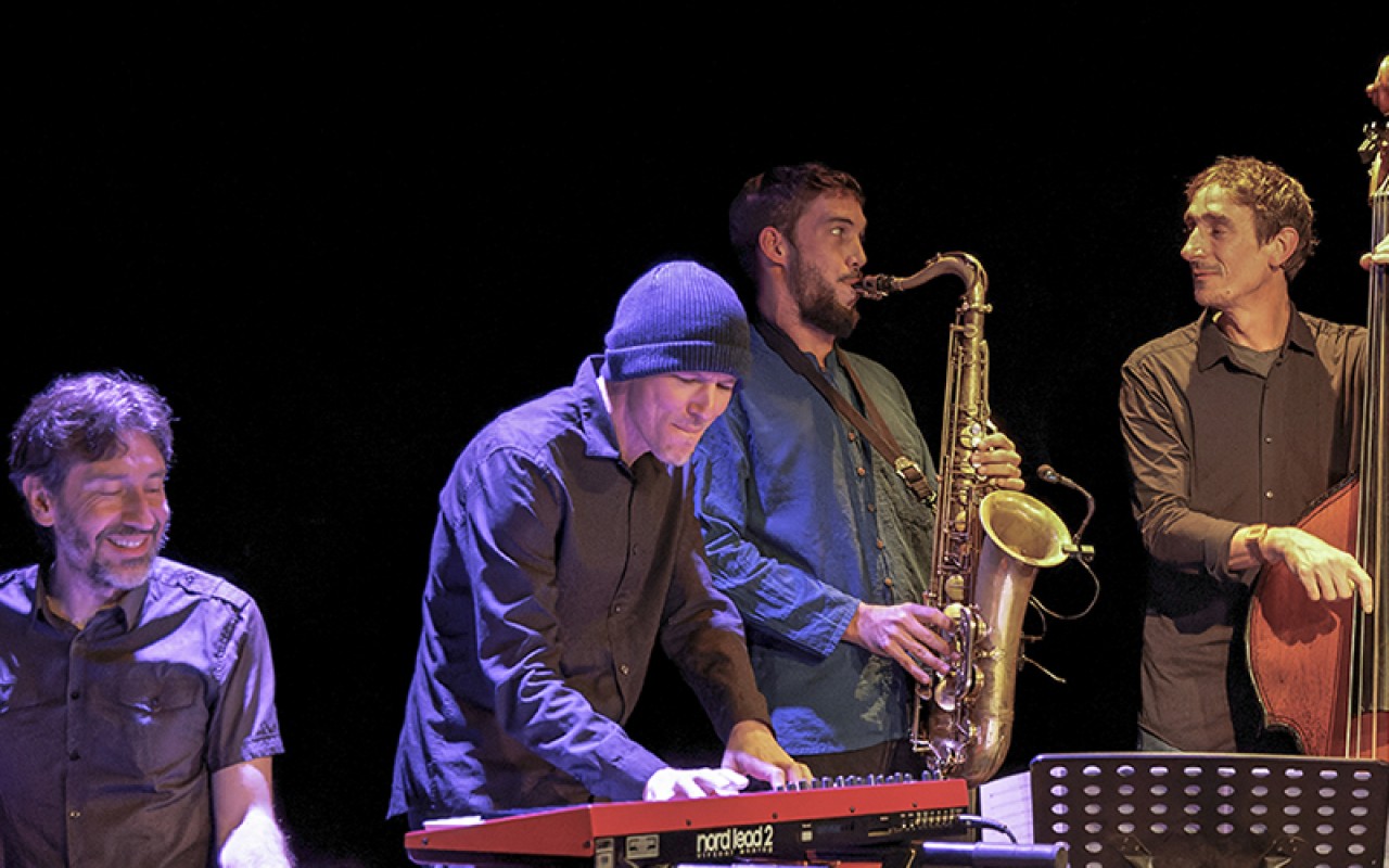 Désirs D’horizons - Un clameur/conteur et trois improvisateurs de jazz voguent sur les notes bleues des mers du monde Billet en Salle