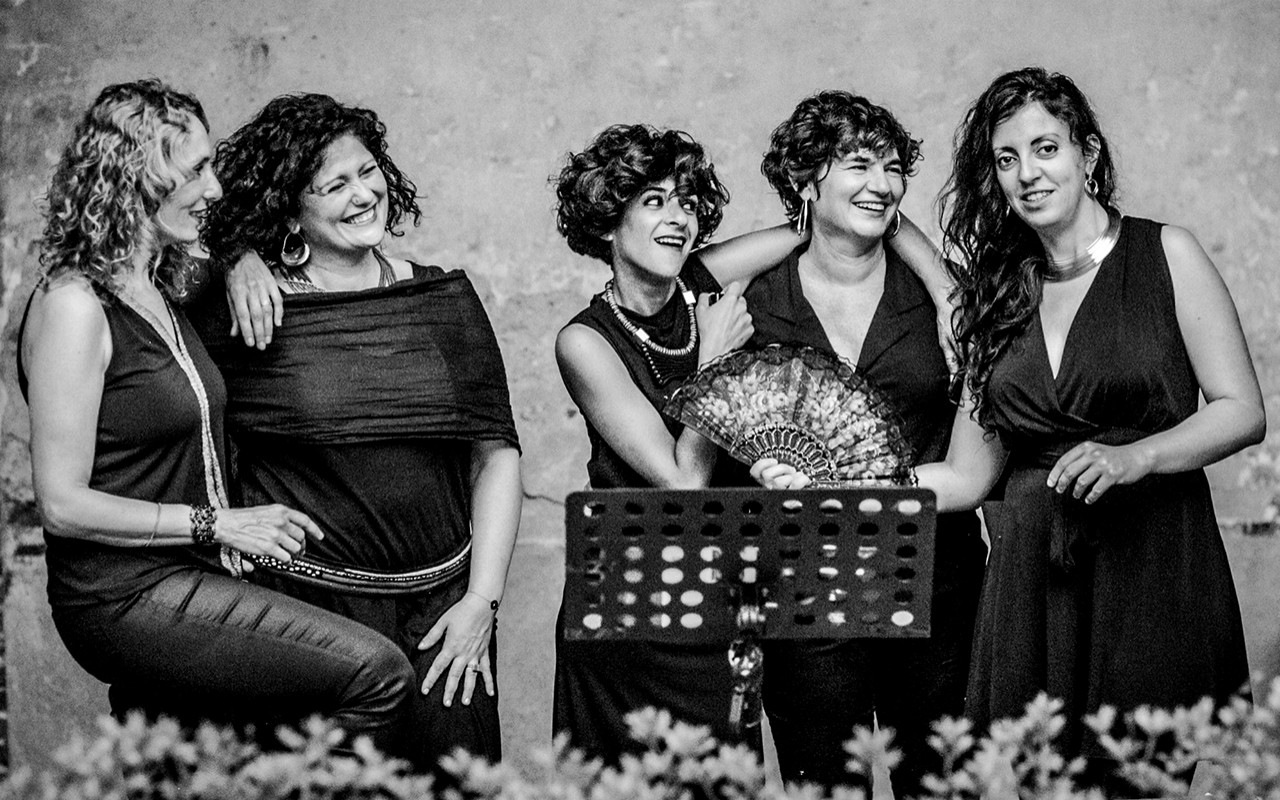 Les Dames De La Joliette – Fremas De Marsiho - Ces cinq reines de la méditerranée prêtent leurs voix et leurs sensibilités plurielles à des poétesses magnifiques - Photo : Dames de la Joliette