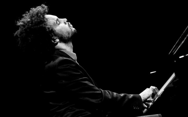 PIANORETIVO MAI 02, 2023 - We invite you to come and discover pianist Tony Tixier live at the Tsuba bar starting at 7pm.